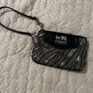 Coach wristlet perfect condition